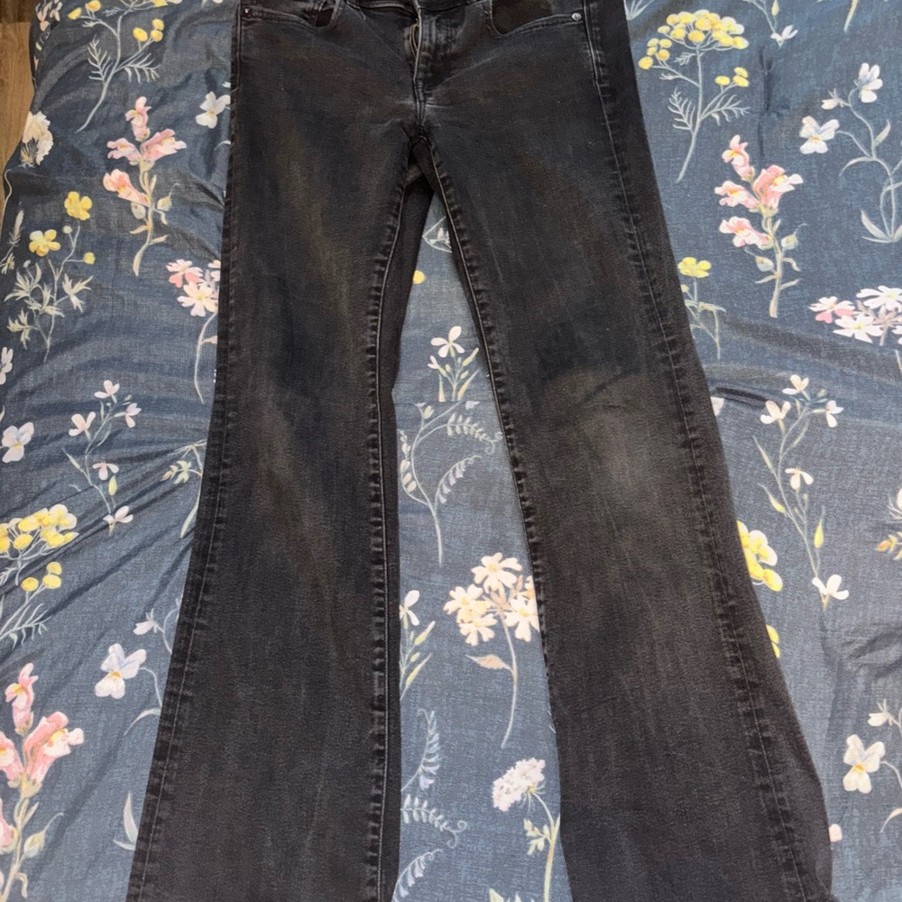 American eagle outfitters Women's size 6 Black boot cut Jeans